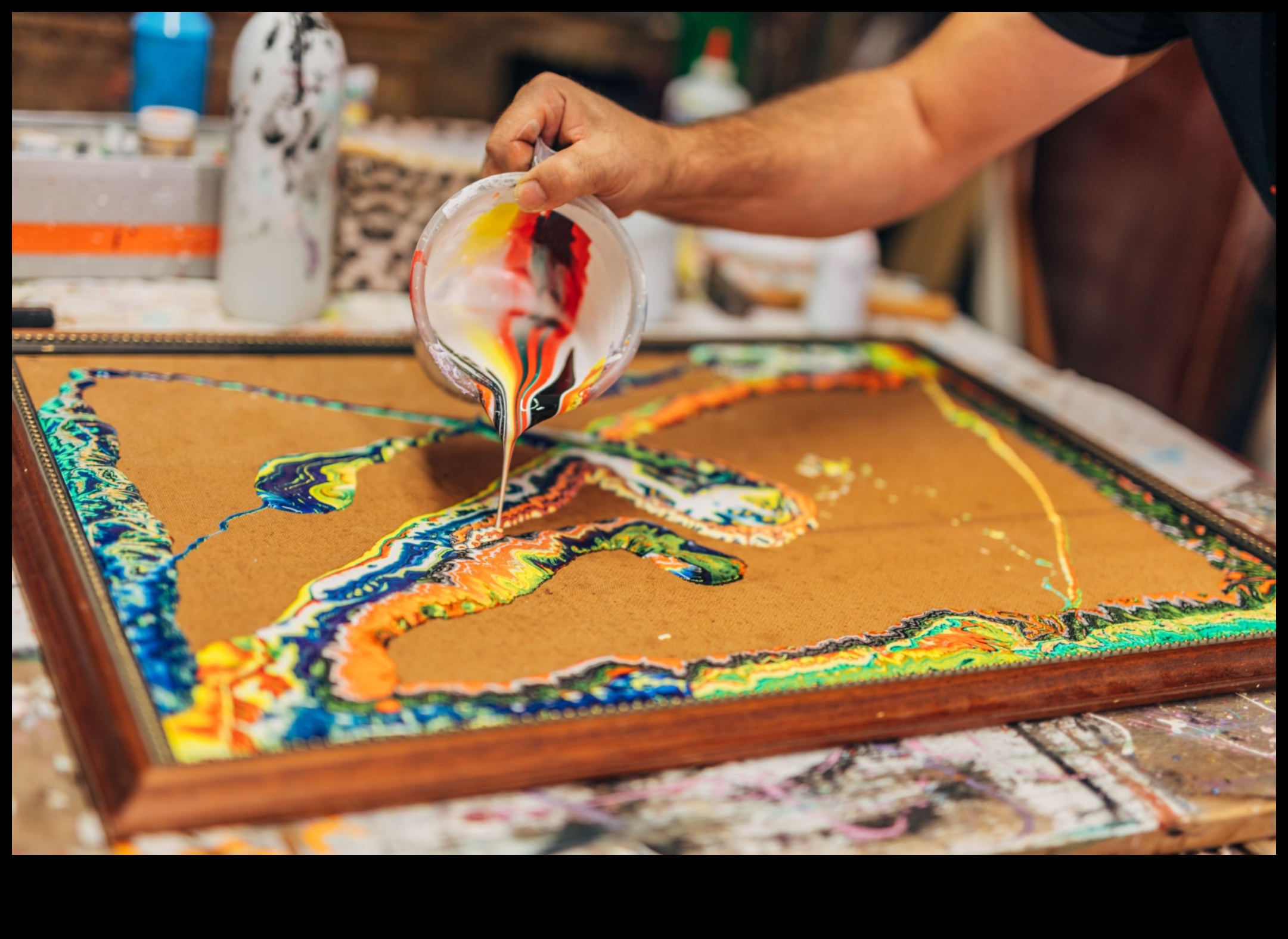 Τεχνικές χειροτεχνίας για ακρυλική έκχυση: Δημιουργία υγρού και αφηρημένης τέχνης