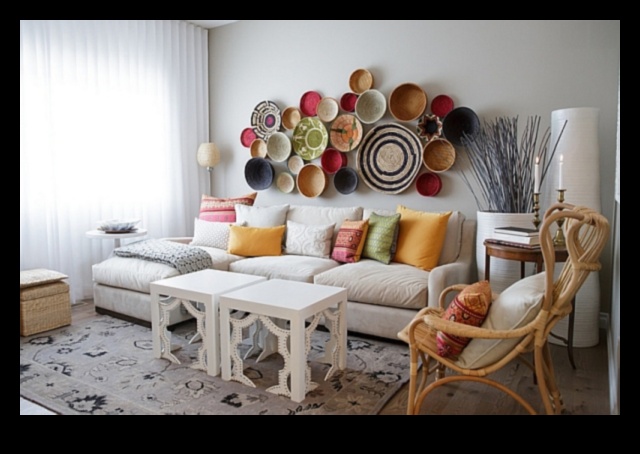 Μαροκινή διακόσμηση σαλονιού με πλούσια υφάσματα