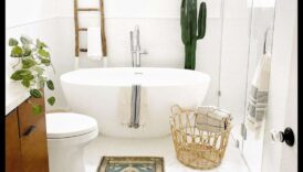 Ποιες είναι μερικές ιδέες διακόσμησης μπάνιου Bohemian για τη μεγιστοποίηση ενός μικρού χώρου;