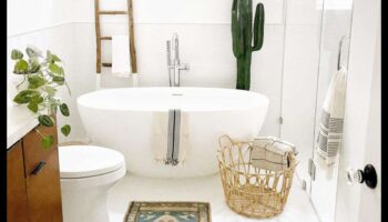 Ποιες είναι μερικές ιδέες διακόσμησης μπάνιου Bohemian για τη μεγιστοποίηση ενός μικρού χώρου;